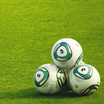 日本サッカー協会「宮本恒靖会長の続投」で課される「大仕事」とくすぶり続ける「問題」