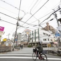 「自転車ルール改正」で大阪が大混乱！一斉に車道へ流れ込む「渋滞地獄」と「バラバラ取り締まり」