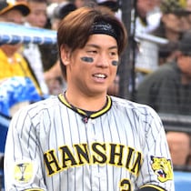 侍ジャパン・坂本誠志郎のいぬ間に異変！阪神・梅野隆太郎にヒタヒタと迫る「三番手はおろか開幕２軍」の屈辱