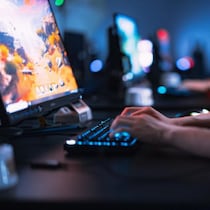 動画生成AI「Sora」あっけなくサービス終了！「OpenAI」が白旗を揚げた「資金枯渇予測」と「ニセ動画と投資詐欺の代償」