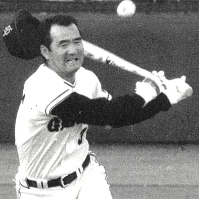 【消えた本塁打】長嶋茂雄の「新人トリプルスリー」プロ野球史上初の偉業を阻止した広島カープの一塁手「足跡」事件