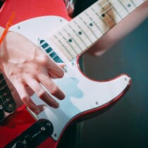 Mrs.GREEN APPLEの「大迷惑ライブ」事件で謝罪に発展した「スイートルーム大騒ぎ」と「神宮球場ヤクルト×巨人戦中断」