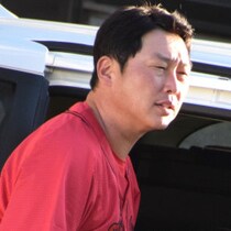 急務！新井貴浩監督が継投策に苦悩する「逆転負けの広島カープ」GWまでに立て直さなければ「圏外」へ