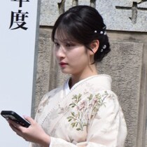 元「モーニング娘。」・北川莉央がテレビ東京の入社式で“センター”獲得！期待される後輩グループとのアツい共演