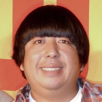 バナナマン・日村勇紀の休養でわかった「50代芸人」たちの共通点と「過酷なロケ」
