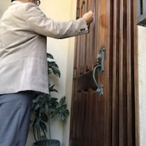 【ドキュメント！不適切な昭和】「俺は昨日、ムショを出たばかりだ」いきなり玄関に上がり込む「押し売り」が見せた品物