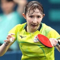 【世界卓球】女子決勝で早田ひなが絶望の涙「55年ぶりの夢」を打ち砕いた「中国の怪物」の人間離れした「適応力と予知能力」