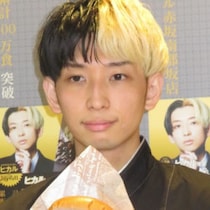 YouTuberヒカル「13歳下の新恋人とラブラブ同棲」報告に水を差した宅配ピザ「ナポリの窯」ナゾ団体騒動のトバッチリ