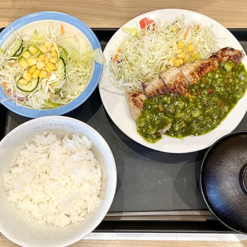 【潜入実食ガチレポ】松屋「アルゼンチンソース×厚切りポーク」はとことん濃くてとにかくしょっぱい！塩分量は合っているのか!?