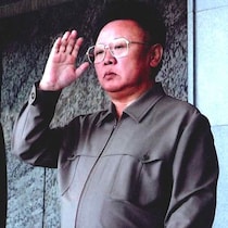 【世界の「最凶独裁者」列伝】お笑い金正日！北朝鮮の将軍様が国民に信じ込ませた「瞬間移動・宇宙に新星・初ゴルフでホールインワン11回」