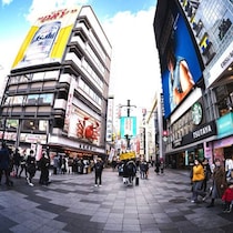 大阪ミナミで急拡散「若者の２人に１人は吸っている」旅行ついでにまとめ買い＆転売「ニコパフ汚染」東南アジアルート