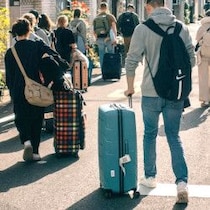 京都も鎌倉も箱根も道頓堀も外国人だらけで疲れる！日本人の「王道観光地離れ」で激変した「代わりの場所と目的」