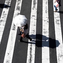 「安い・軽い・畳んでカバンに入れっぱなしOK」暑すぎる夏にワークマン「男のための日傘」秀逸機能