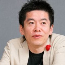 料理研究家リュウジVSホリエモン「食用菊」をめぐる挑発罵り合いと「調理レシピ動画」に届いた農家からの感謝