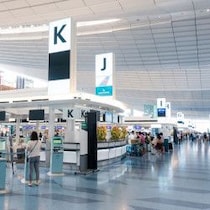 夏休み旅行に異変！航空券は高いのに「国内より海外の総額が安い」逆転現象が起きていた