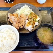 【潜入実食ガチレポ】ひんやりサッパリ「豚しゃぶ」とガッツリサイズ「塩にんにくからあげ」が合体したら…