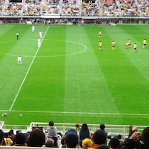【サッカーＷ杯】チュニジアに快勝の日本にまた噛みついた「韓国の場外乱闘」誰が掲げたか分からない「旭日旗」大バッシング
