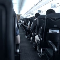 どうする!? 飛行機の座席「赤ちゃんブロック」に遭遇したら…正しい対処法とトラブル回避術