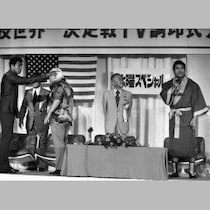 「猪木VSアリ戦」50年の真実〈第2回〉（4）「ペリカン!」調印式の応酬