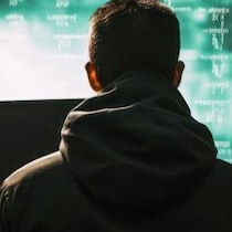 最新AI使用「アメリカ政府の事前承認制」でAIを使うためにエンジニア・起業家・研究者が「アメリカ大量移住」の未来予測