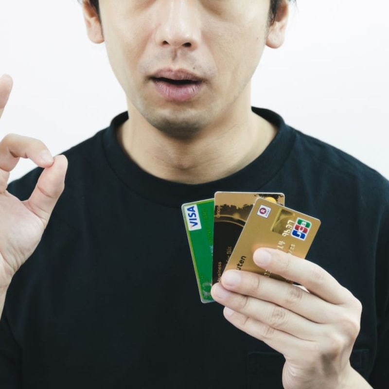 海外旅行先でクレジットカードが突然ストップ！「渡航の事前連絡は不要」を信じると痛い目を見る「東南アジアでの体験談」