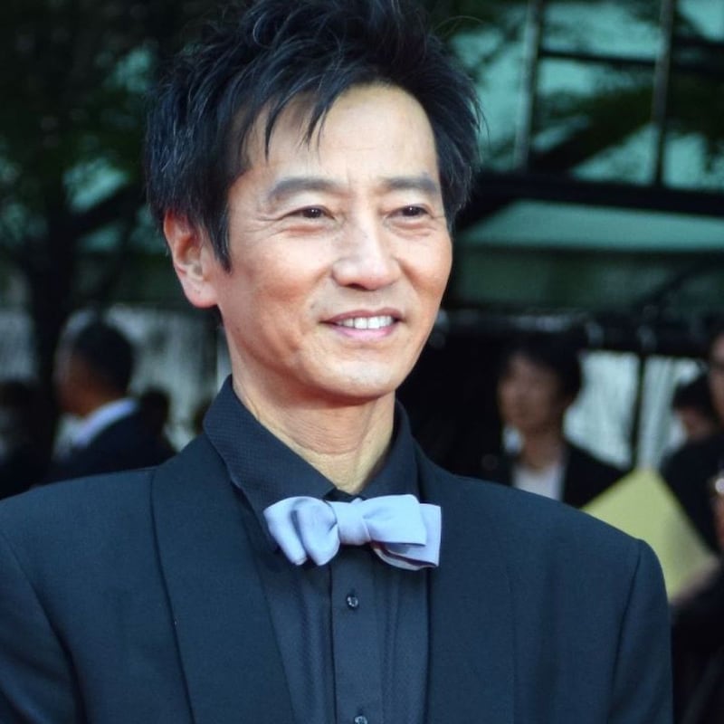 映画・ドラマ700本の津田寛治がぶっちゃけた「ケンカがガチすぎて怖い俳優」俺、手加減できねえから⇒いきなり頭蹴り