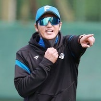 日本ハム・新庄剛志監督の3輪バイク「ノーヘル」高速疾走のヒヤヒヤ!
