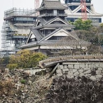 【また地震】熊本城「石垣の再崩落」で2052年の完全復旧が遠のく「石ひとつずつに番号を振って測量データと照合」巨大立体パズル作業