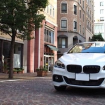 BMWが購入済み車両に「スパイダーマン広告」勝手に配信！炎上覚悟で踏み切った「走る広告枠」の金脈