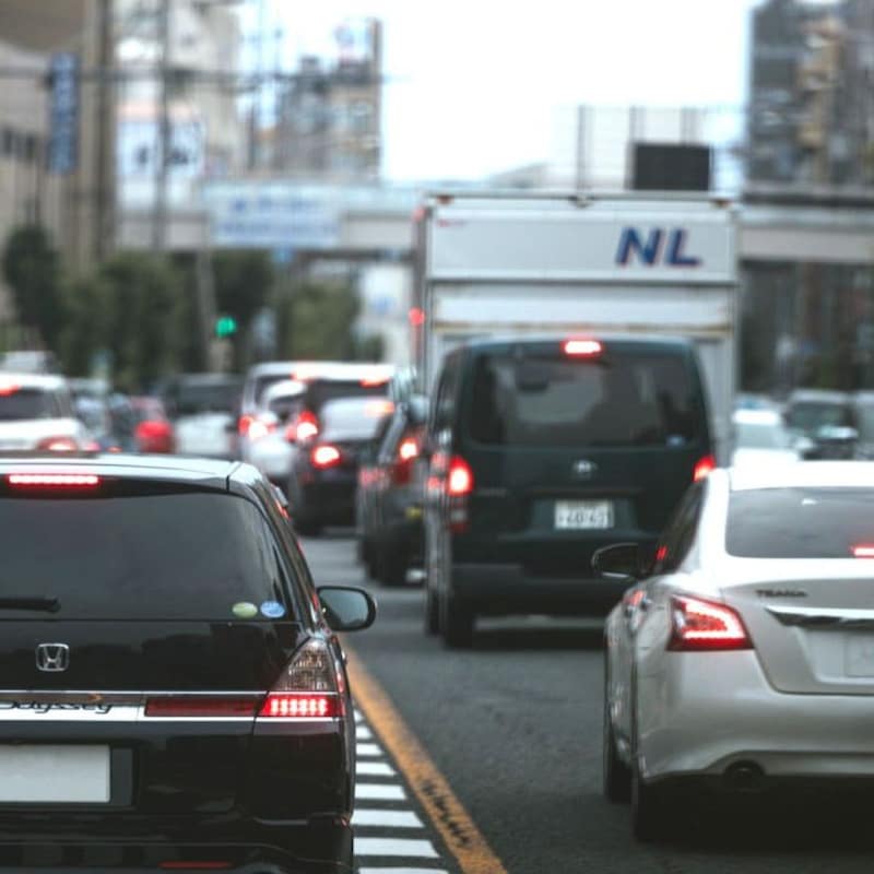 【ドライバー必読】真夏の「自動車バッテリー死」を全力回避する「カンタン愛車チェック項目」