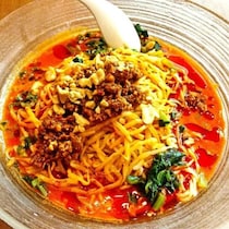 【食らえ！】「冷やし中華」が劇的進化して一大トレンドに…令和の「食べる夏バテ撲滅策」が大手中華チェーンに続々！