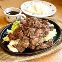 【潜入実食ガチレポ】ステーキのどん「厚め牛タンとシャキシャキもやし＆キャベツ」はメシおかわり不可避の香ばしさ