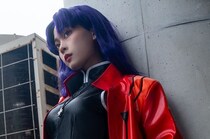 【コスプレ】『エヴァ』葛城ミサトが大人の色気たっぷり！「スタイル完璧」