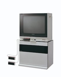 9万円超え！ シャープ製「ファミコンテレビ」の驚きの性能　「当時買えた家庭なんて…」