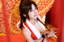 【コスプレ】40代美人コスプレイヤーによる「不知火舞」が妖艶過ぎ！　「日本一！」と絶賛の声