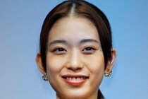 【画像】え、今じゃあり得んて　コチラが森川葵さんの「出し過ぎ」演技が話題になったマンガ原作「地上波」ドラマです
