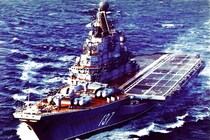 『ガンダム』登場10秒で海の藻屑に　連邦軍の空母っぽい「フネ」って何者だったの？