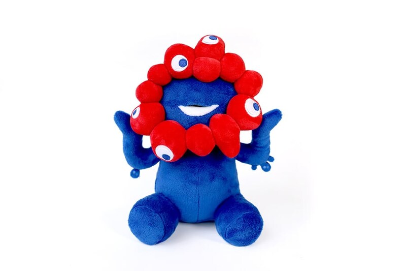 人気タレントが「ミャクミャク」姿を披露　全身真っ青で「誰かと思った」「笑顔になる」