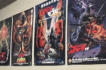 40～50代の部屋かと思いきや？　高3女子、ゴジラだらけの部屋が圧巻！「すげぇ」「ロマンだらけ」