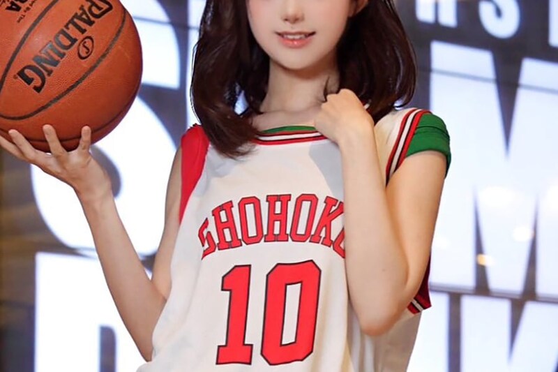 『スラムダンク』中国美女による赤木晴子のコスプレが圧巻クオリティー!「かわいすぎ」「脚ほっそ!」