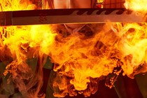 「え、合成なし!?」『鬼滅の刃』炭治郎“ヒノカミ神楽”再現コスプレに「圧巻」と絶賛の声