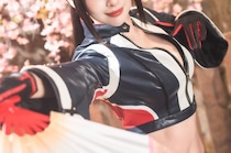 「美クビレすごっ」不知火舞の妖艶コスプレに「美しい」「スタイル抜群」「再現度すごい」