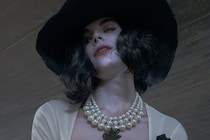 【コスプレ】妖艶すぎ！　180cmのウクライナ美女が『バイオハザード』の“巨大貴婦人”を見事再現