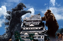 現場スタッフ大苦戦！　1962年ゴジラ映画に登場した「どう見ても本物」な怪獣　最後は「みんなで食べた」？