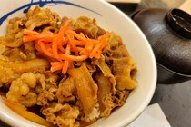 松屋と“意外”なコラボ実現か？　「よんだ？」でおなじみ　オフロスキーそっくりなシルエットに歓喜