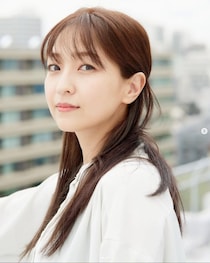 歴代「スーパー戦隊」魅惑的すぎた“顔出し女幹部”たち　人気女優のビキニアーマー姿に「大胆すぎ」