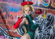 『ストリートファイター』キャミィのコスプレイヤーが完璧美ボディで魅せる！　美ヒップの再現度に驚愕