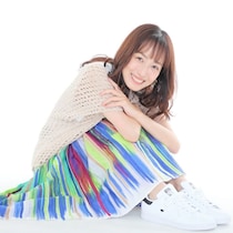 【画像】え…っ！「大胆すぎ」「ご褒美」 こちらが及川奈央演じる「ケガレシア」の魅惑コスチューム姿です