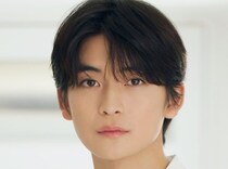 【画像】え…っ？　輪郭も仕草も「マジで女子」　こちらが高橋文哉さんが演じた衝撃キャラです