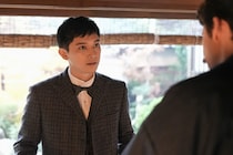 【画像】え…っ？　「嬉しそうすぎる」「かわいい」　コチラが『ばけばけ』錦織が「ヘブンの滞在記」を読んでる時の表情です